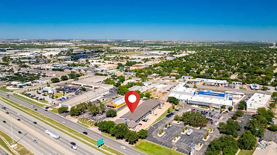 Days Inn by Wyndham Round Rock