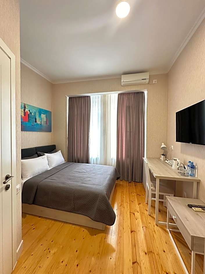 Photo 1 of 4 of Economy Double Room