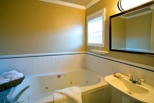 Cannon Beach Hotel Collection