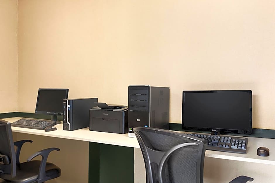 Days Inn by Wyndham Terrace