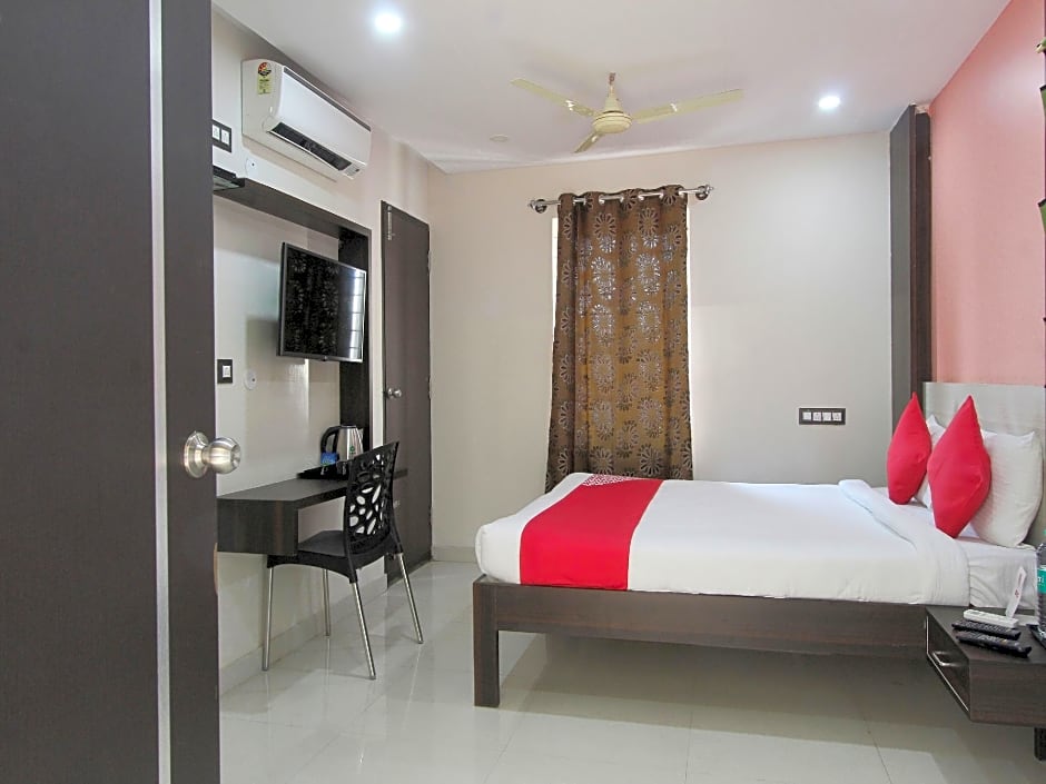 OYO 14520 Habitat Hotel & Suites