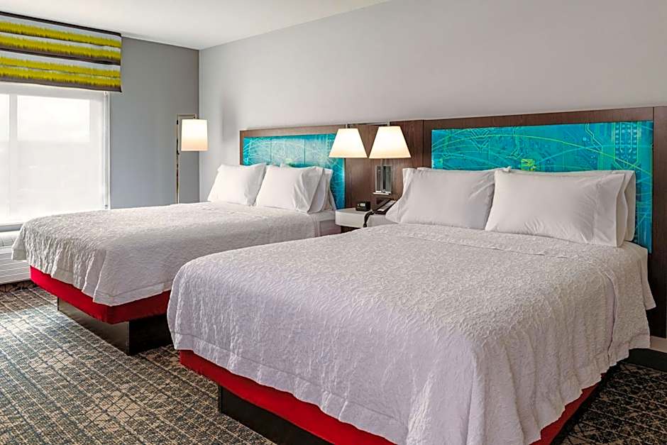 Hampton Inn By Hilton & Suites Pittsburgh New Stanton PA