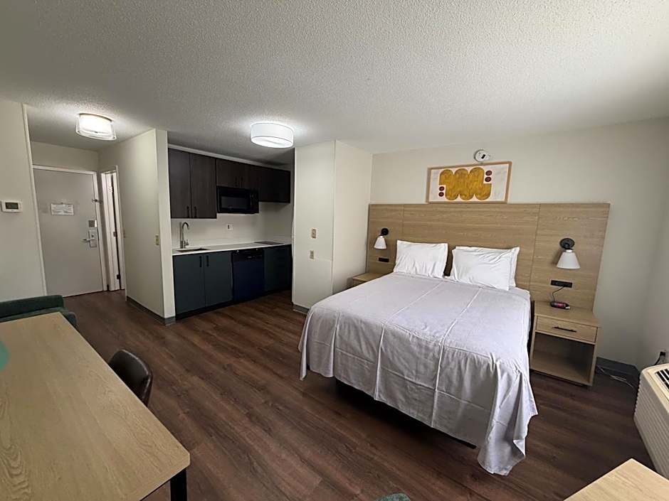 Sonesta Simply Suites Memphis