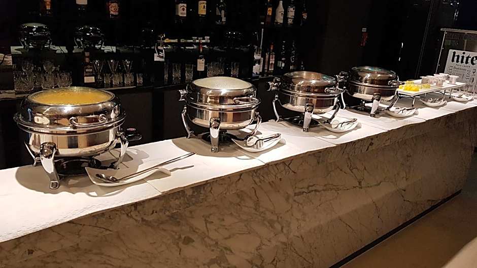 Geoje Artnouveau Suite Hotel