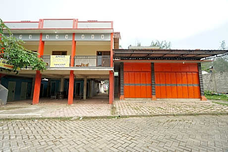 SPOT ON 93620 Anisa Homestay Syariah