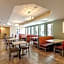 Orangewood Inn & Suites Kansas City Airport