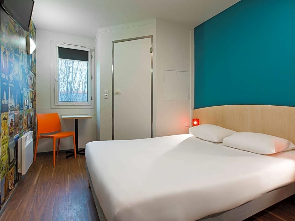 HOTEL F1 Massieux