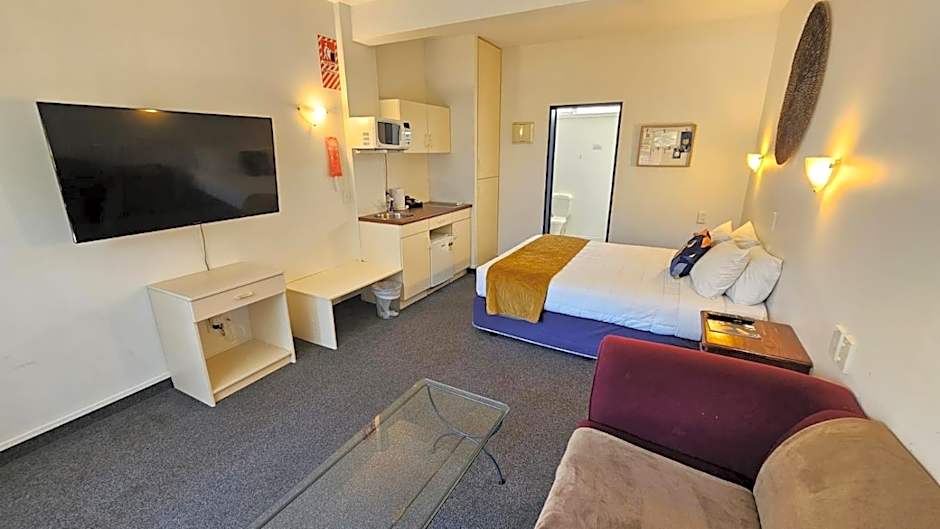 U Studios Paraparaumu Beach (formerly Copperfield Seaside Motel)