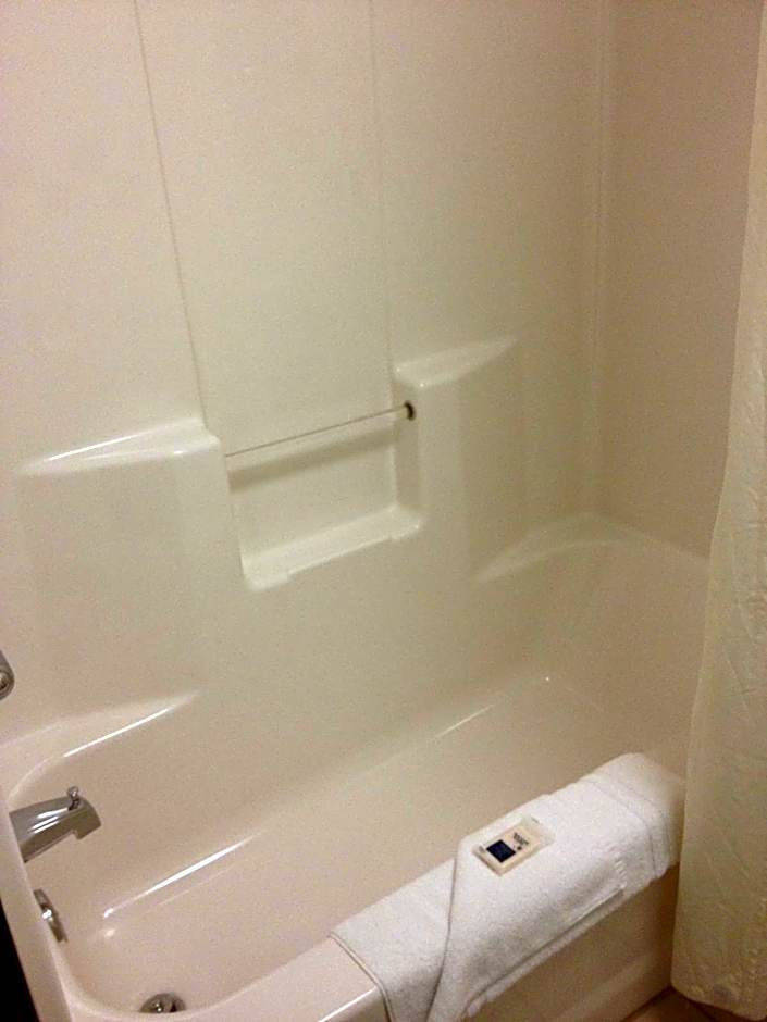 AmericInn by Wyndham McAlester