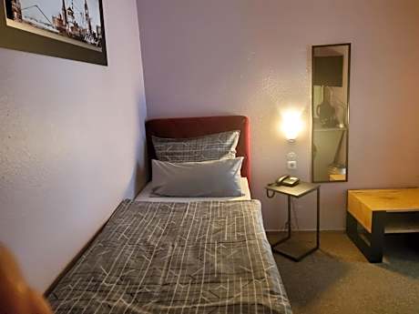 Basic Triple Room