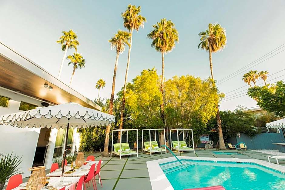 The Wesley by AvantStay Mid-Century Modern Oasis with Pool