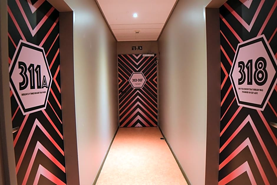 Amstel House Hostel