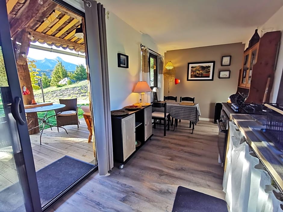 La Peyregoune, logement en pleine nature et table d'hôtes