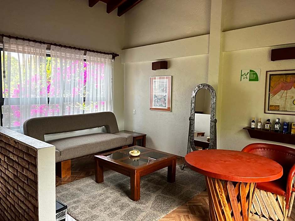 Casa Bugambilia, Un Pequeño Hotel en Tepoztlán