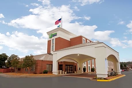 Holiday Inn Express Fredericksburg - Southpoint, an IHG Hotel