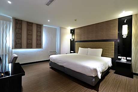 Premier Double Room with City View