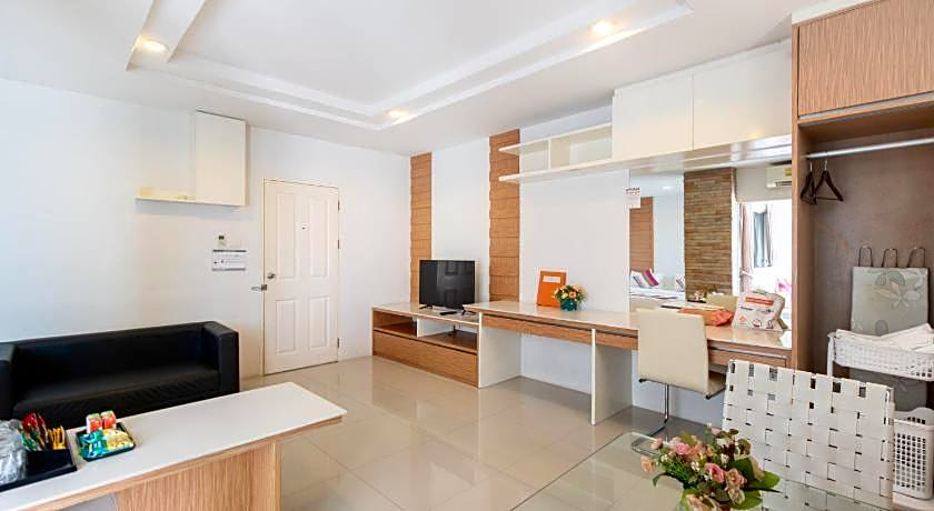 Riski Residence Ngamwongwan