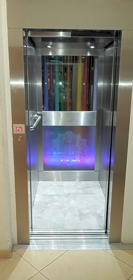 Happy Express Hotel