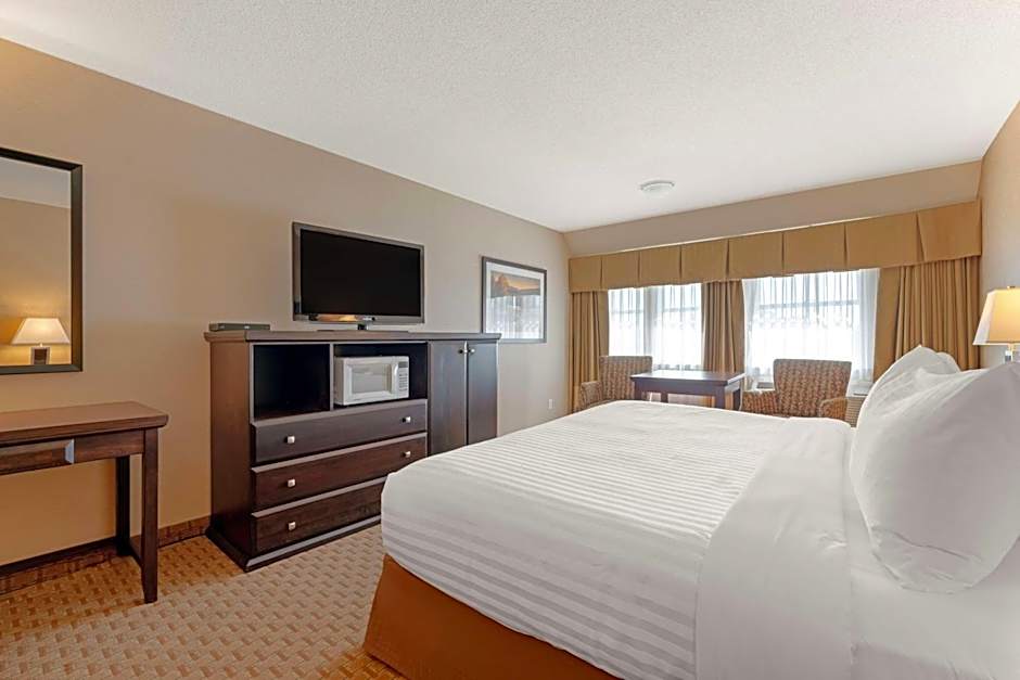 Best Western Plus Emerald Isle Hotel