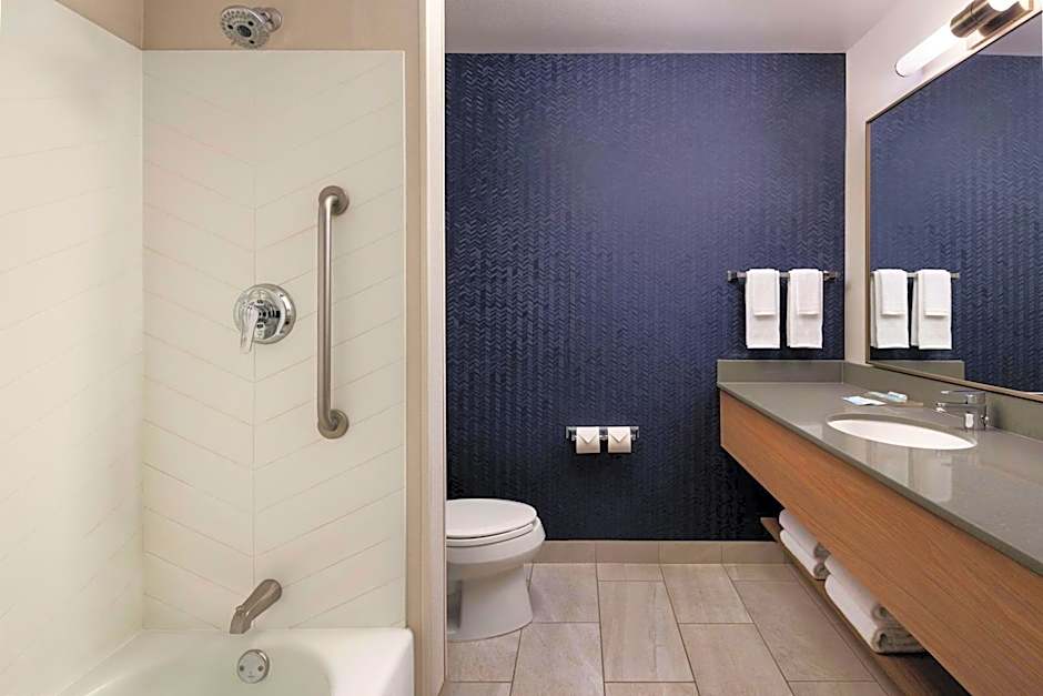 Fairfield Inn & Suites by Marriott Kelowna