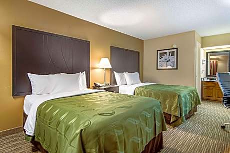 2 Double Beds, Smoking