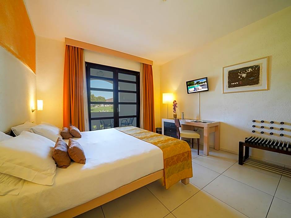 Photo 1 of 4 of 1 Double Bed or 2 Twin Beds