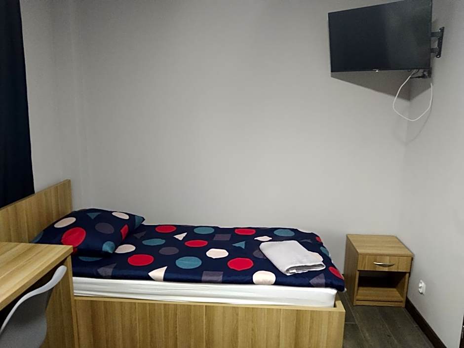 Szafir - NoclegiGrodziskPL