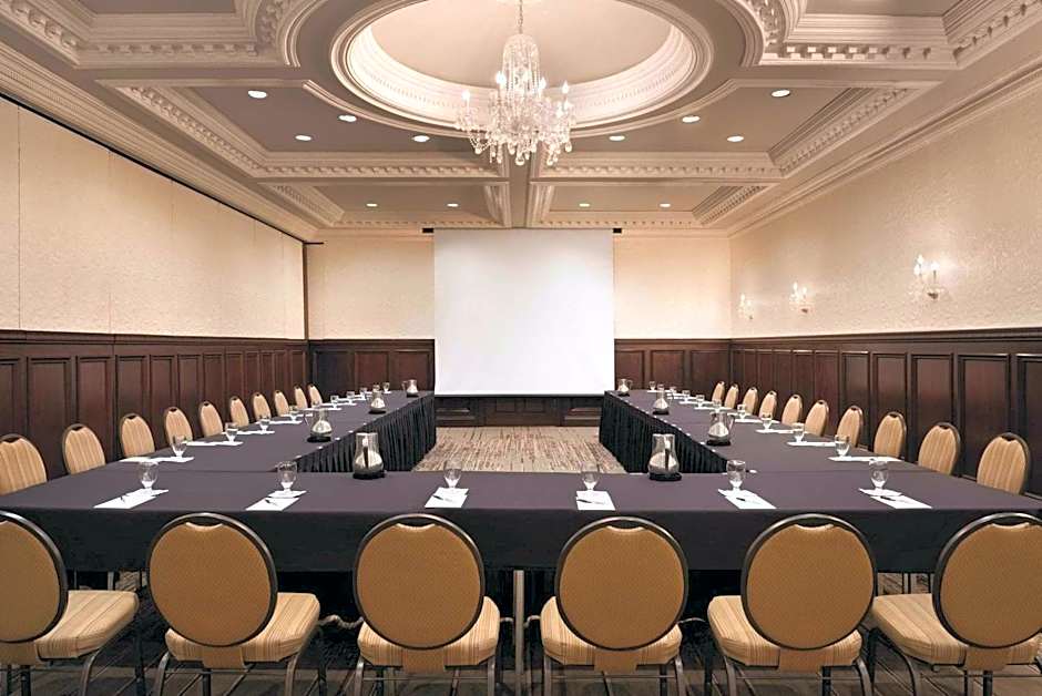 Radisson Hotel Cincinnati Riverfront