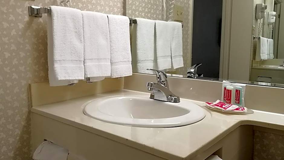 Econo Lodge Quebec Airport