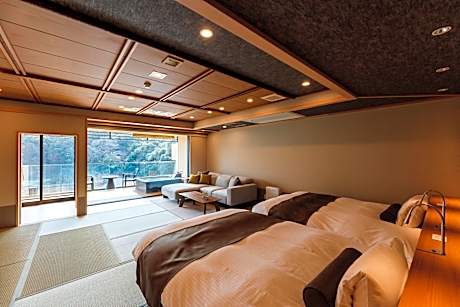 Japanese Western Twin with Open-Air Bath