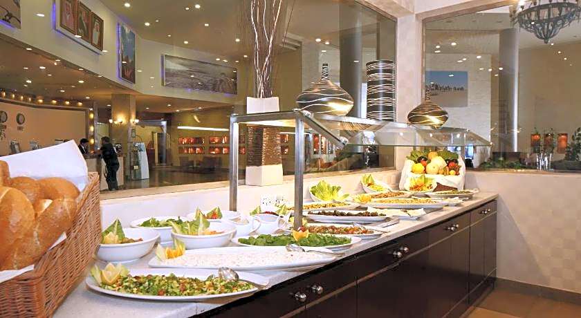 Golden Tulip Hail Hotel