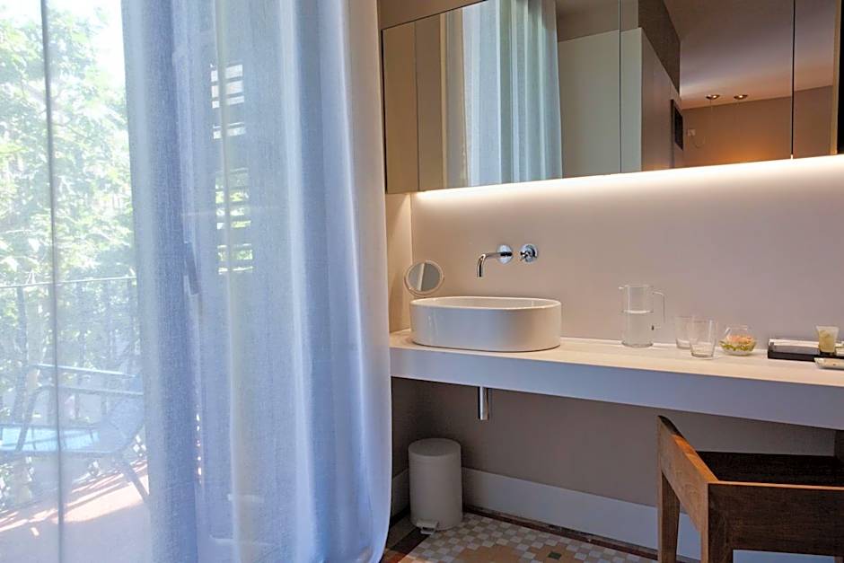 Alexandra Barcelona Hotel, Curio Collection by Hilton