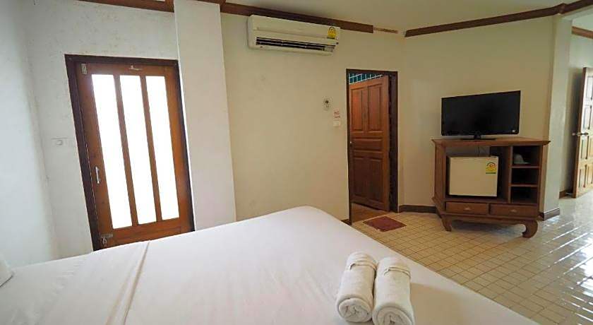Fah Place Hotel