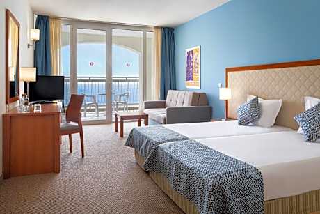 Standard Twin Room with Sea View