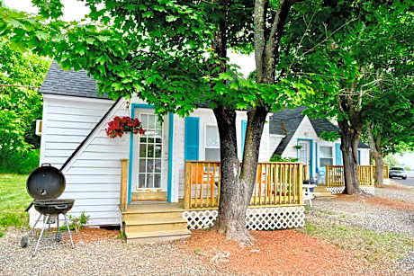 The Landings Inn and Cottages at Old Orchard Beach
