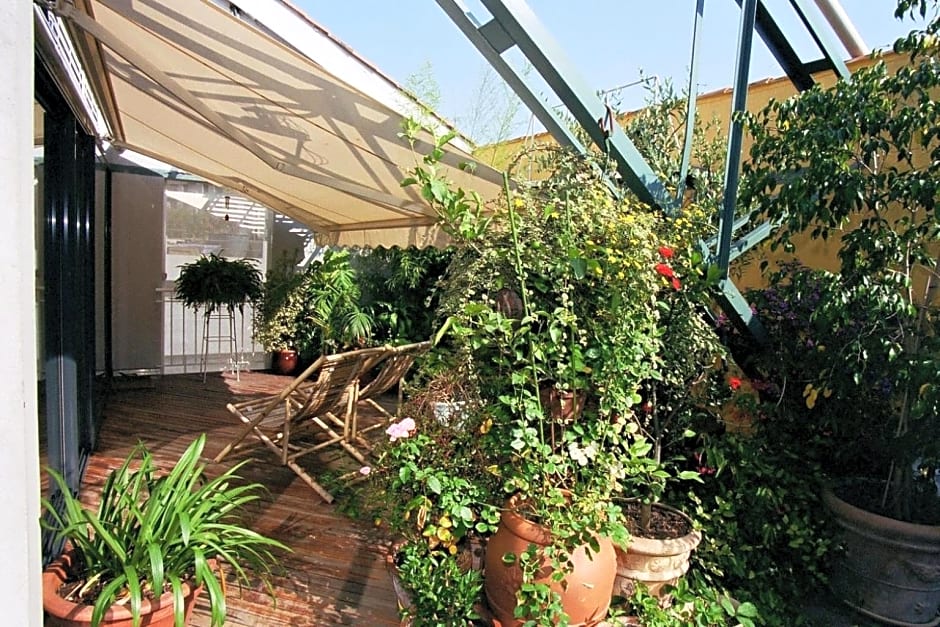 Loft De Cannes Bed And Breakfast