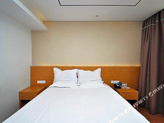 Home Inn (Ningbo Railway Station Antique City)