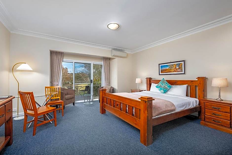 Photo 1 of 7 of Executive 1 King Bed Suite