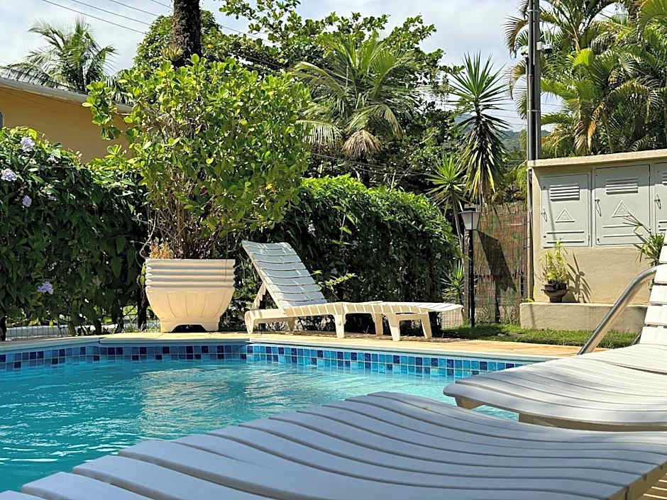 Casa com piscina privativa a 100m da Praia de Paúba