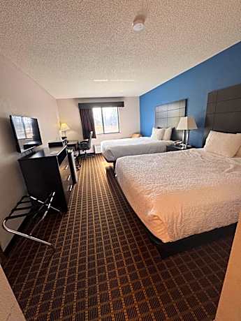 Queen Room with Two Queen Beds - Non-Smoking