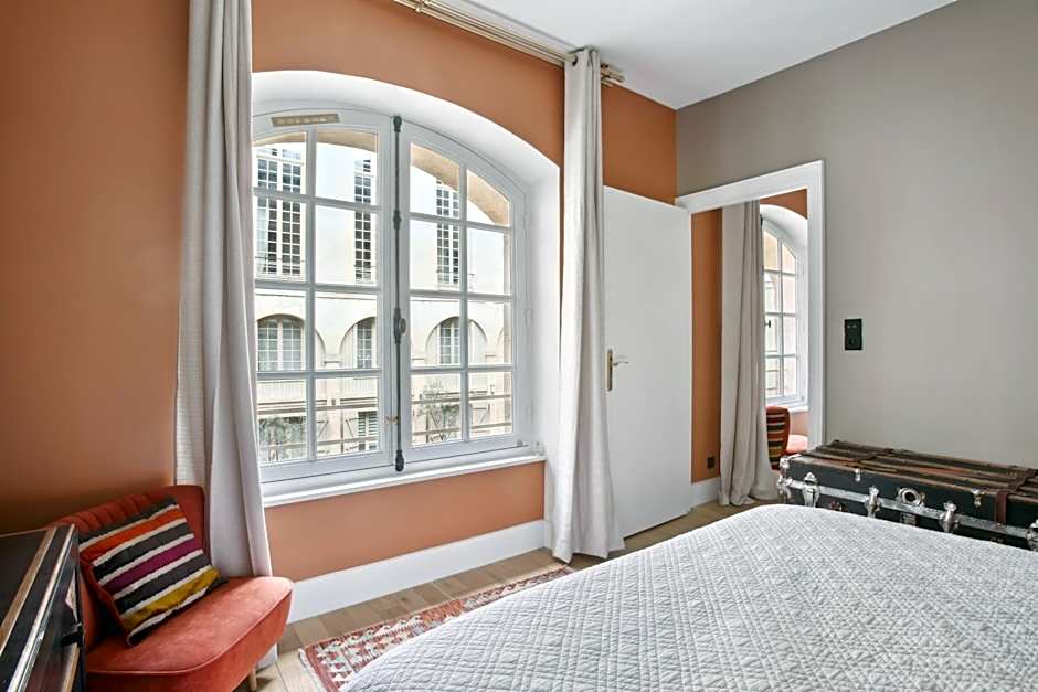 Dans Hôtel Particulier Le Marais Paris By Weekome