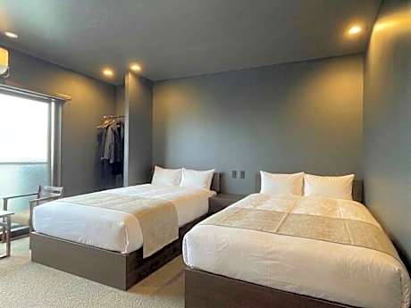 Twin Room -01