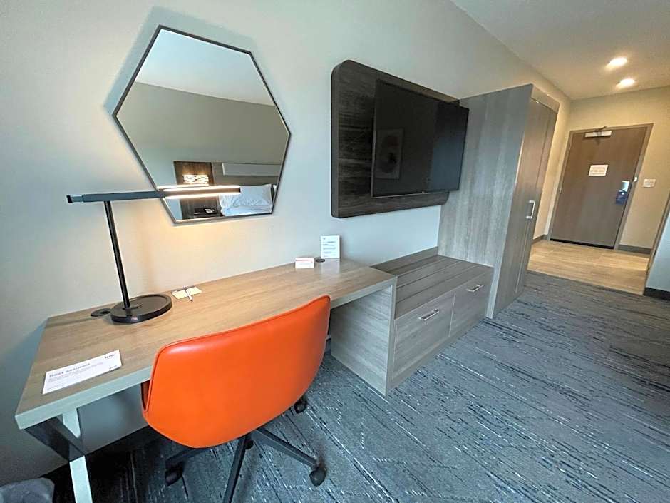 Holiday Inn Express and Suites Ft. Smith Airport By IHG