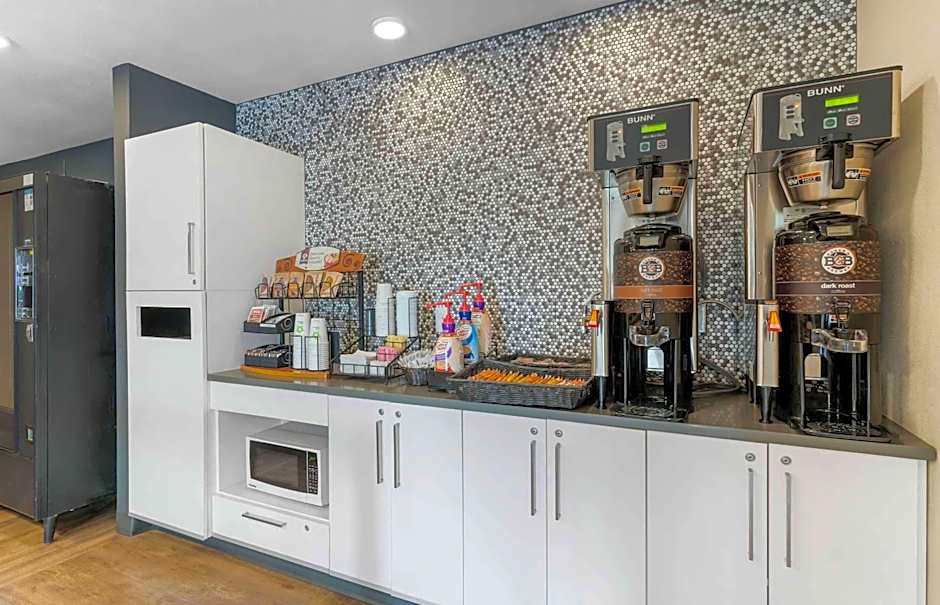 Extended Stay America Suites - San Francisco - San Mateo - SFO