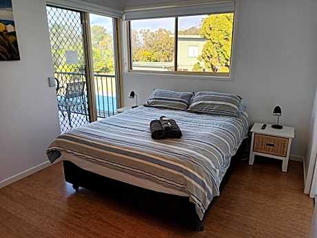 Deluxe Three-Bedroom Apartment