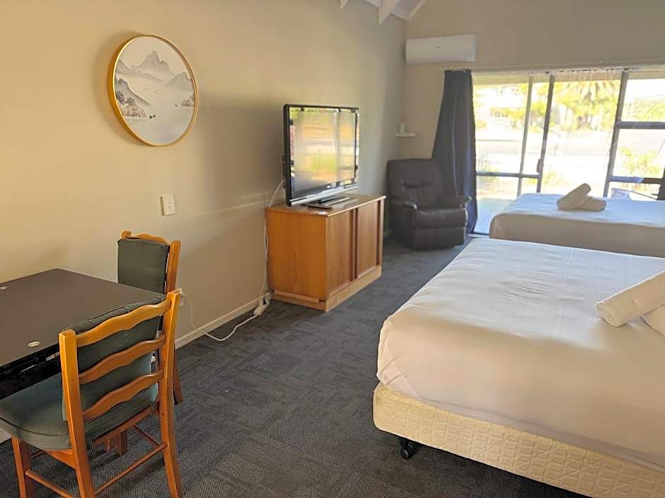 Apex On Fenton Motel