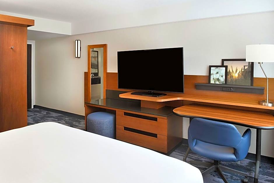 Fairfield Inn & Suites by Marriott Calgary Downtown