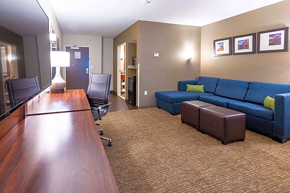 Comfort Suites Denver near Anschutz Medical Campus