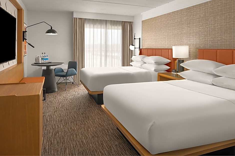 Sheraton Milwaukee Brookfield