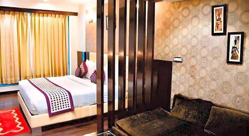 Hotel Signature Grand